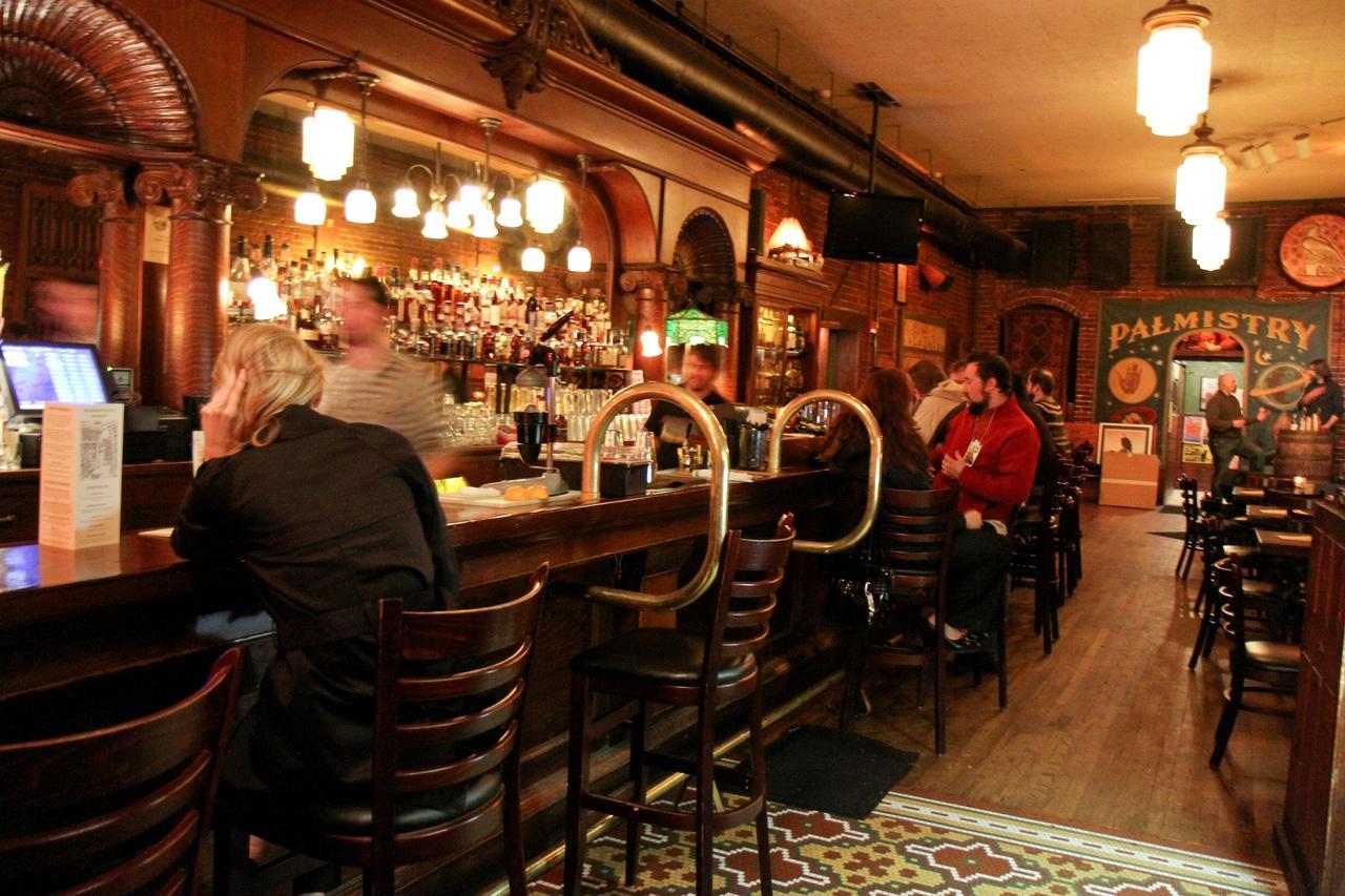 Mcmenamins White Eagle Rock & Roll Hotel ポートランド エクステリア 写真