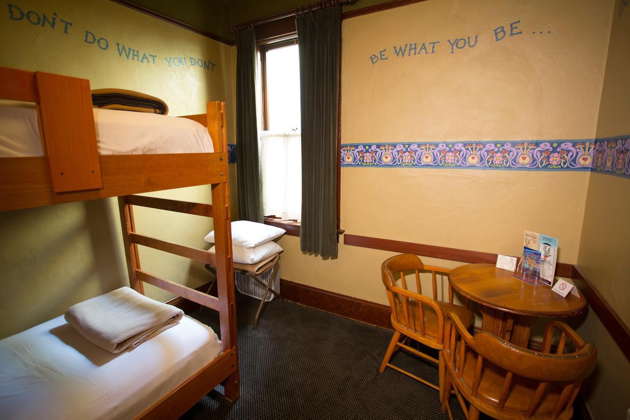 Mcmenamins White Eagle Rock & Roll Hotel ポートランド エクステリア 写真