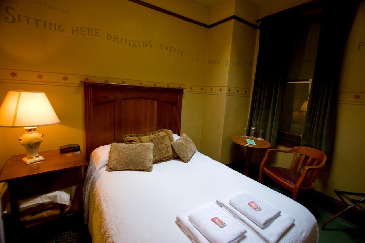 Mcmenamins White Eagle Rock & Roll Hotel ポートランド エクステリア 写真