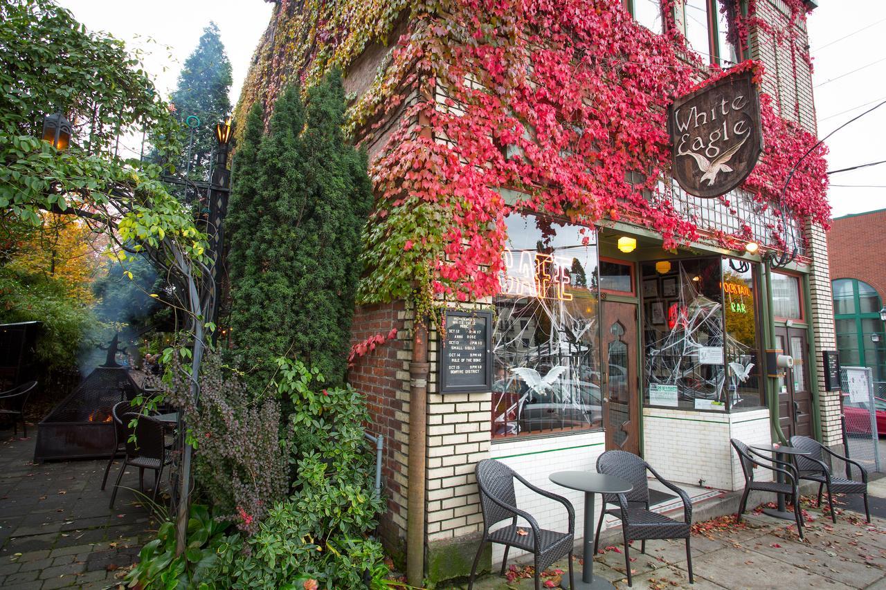 Mcmenamins White Eagle Rock & Roll Hotel ポートランド エクステリア 写真