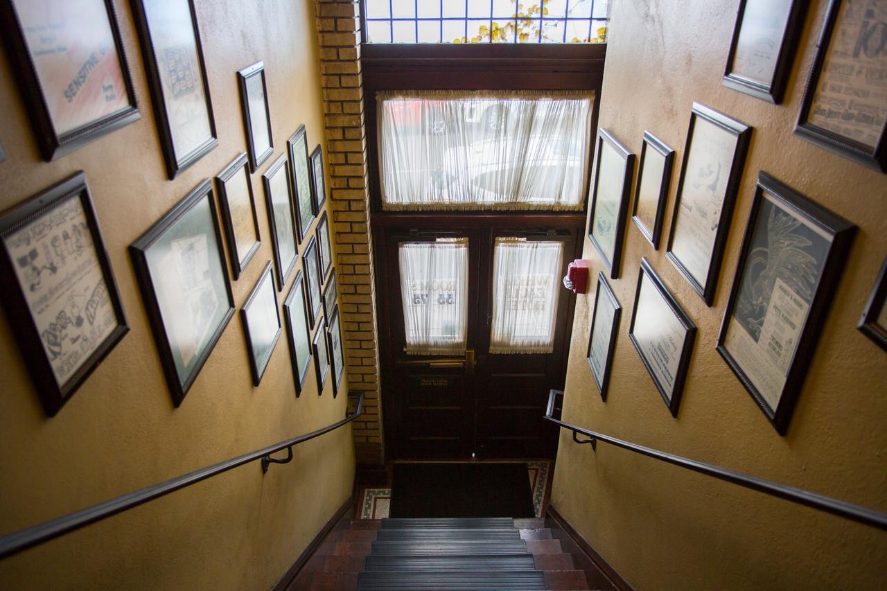 Mcmenamins White Eagle Rock & Roll Hotel ポートランド エクステリア 写真