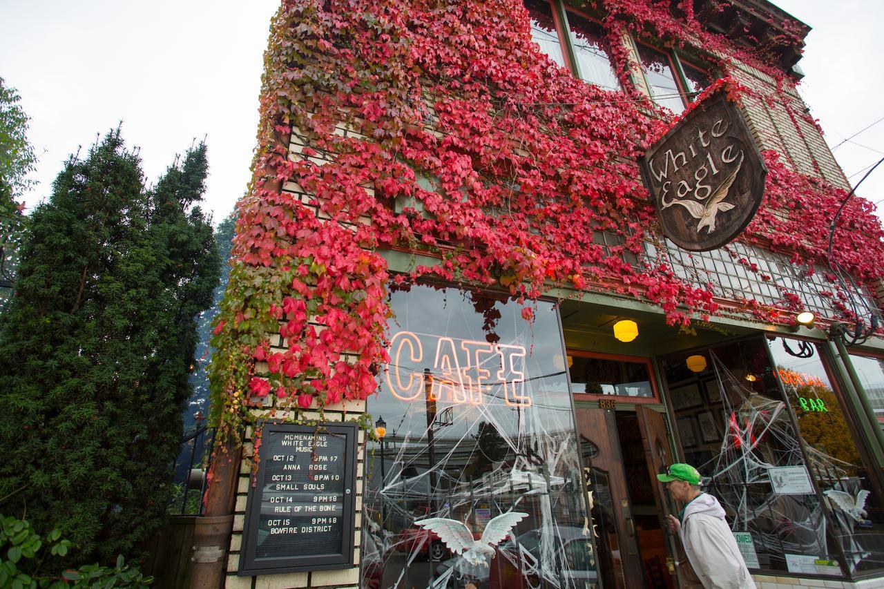 Mcmenamins White Eagle Rock & Roll Hotel ポートランド エクステリア 写真